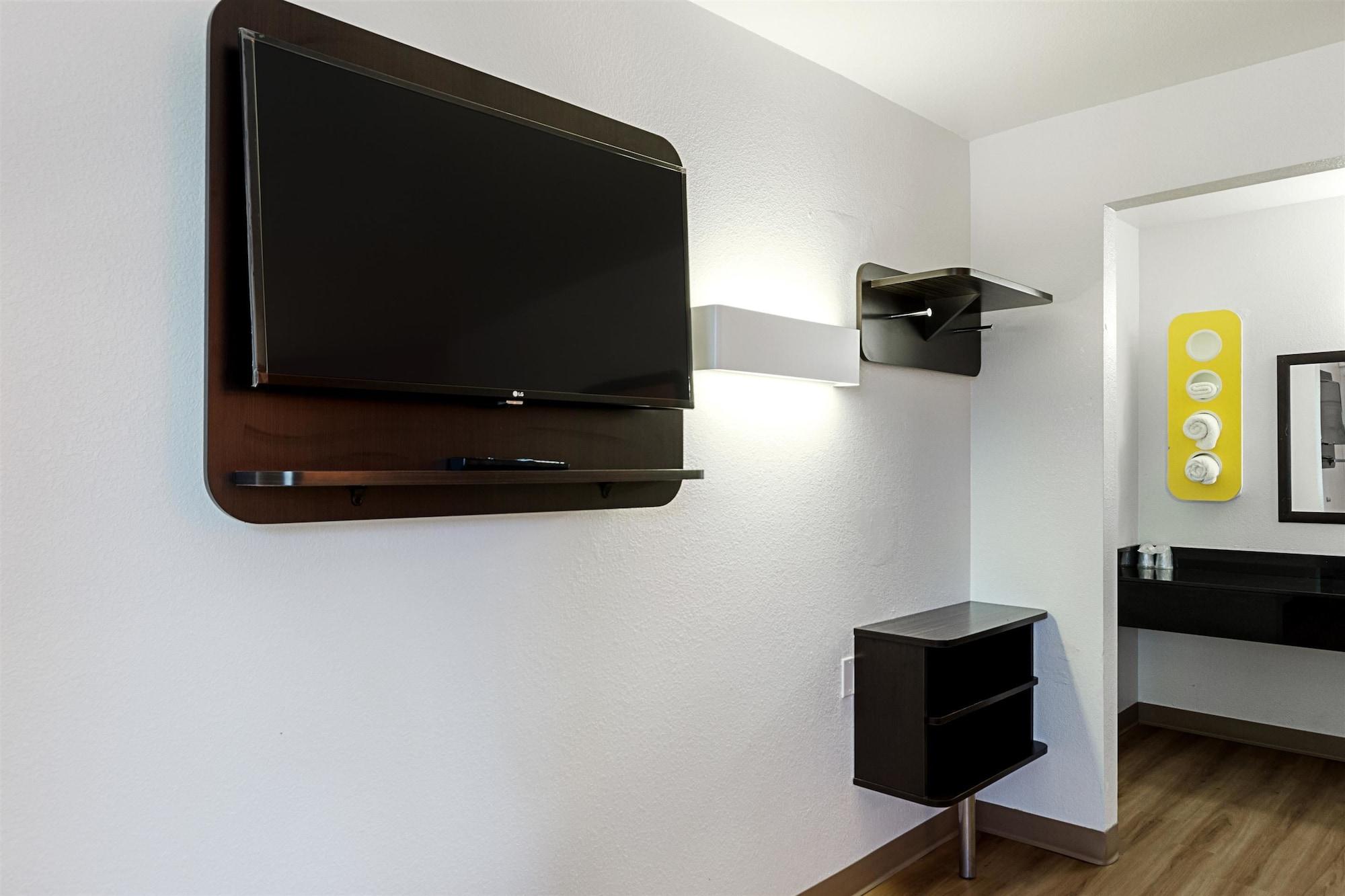 Hotel 6-fresno, Ca 2*