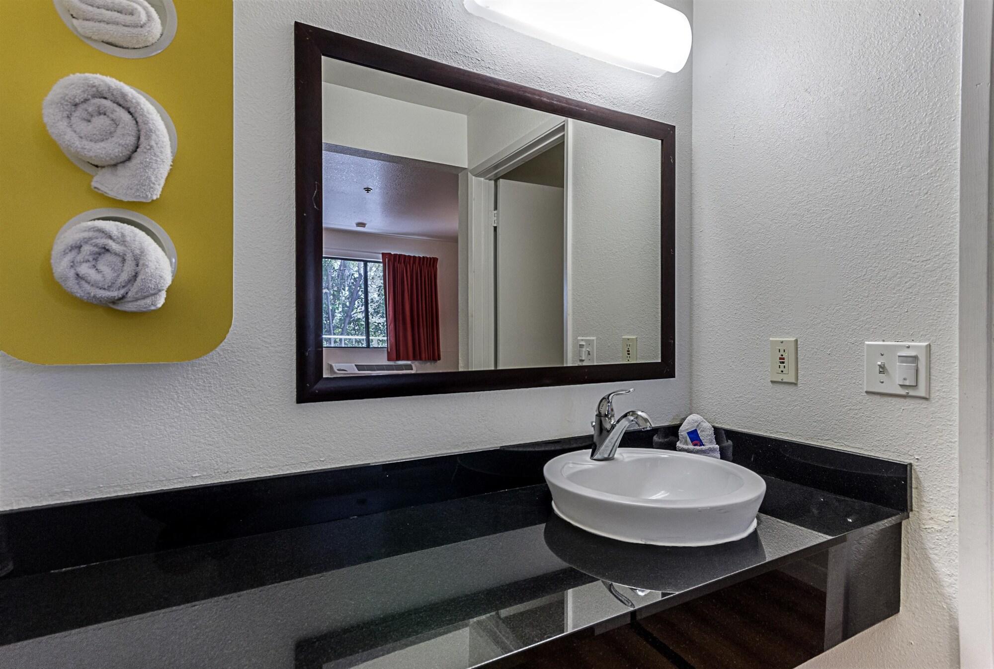 6-fresno, Ca Hotel Fresno