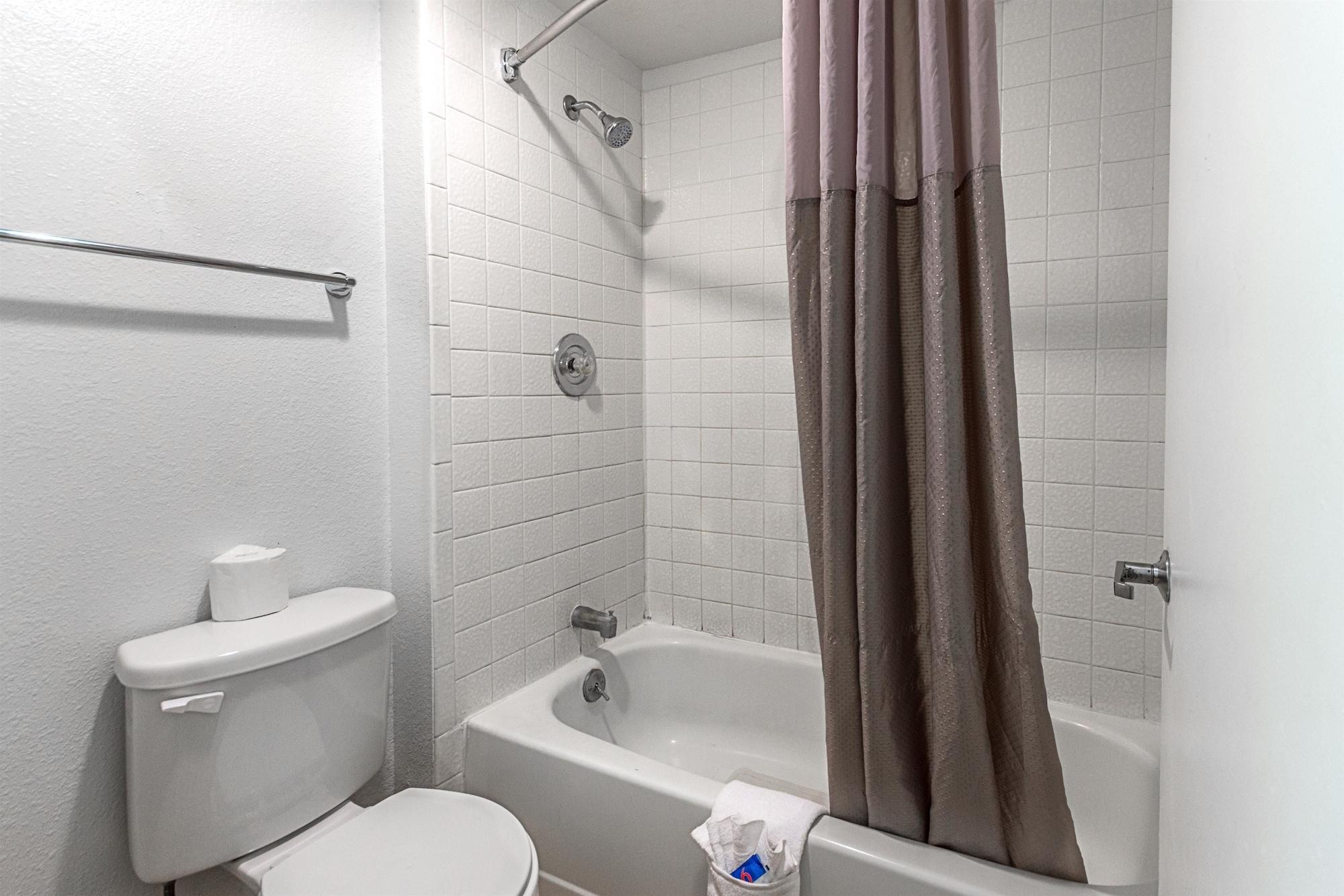 Hotel 6-fresno, Ca 2*