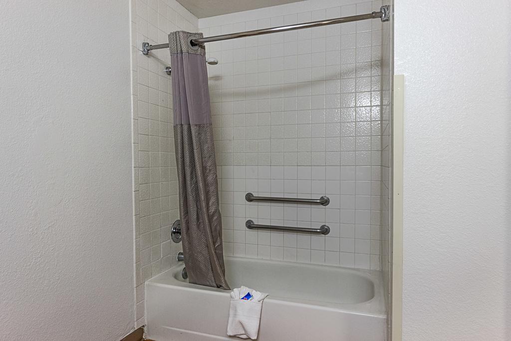 6-fresno, Ca Hotel Fresno