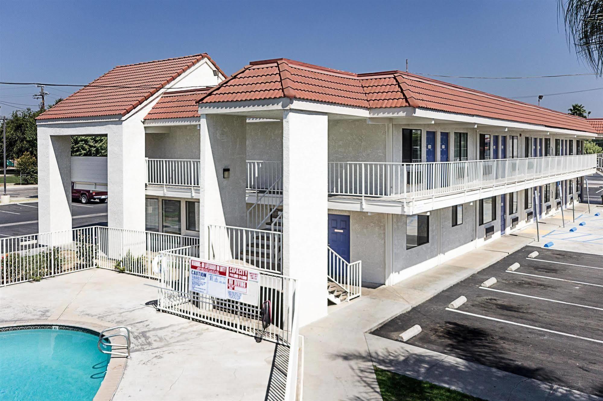 6-fresno, Ca Hotel
